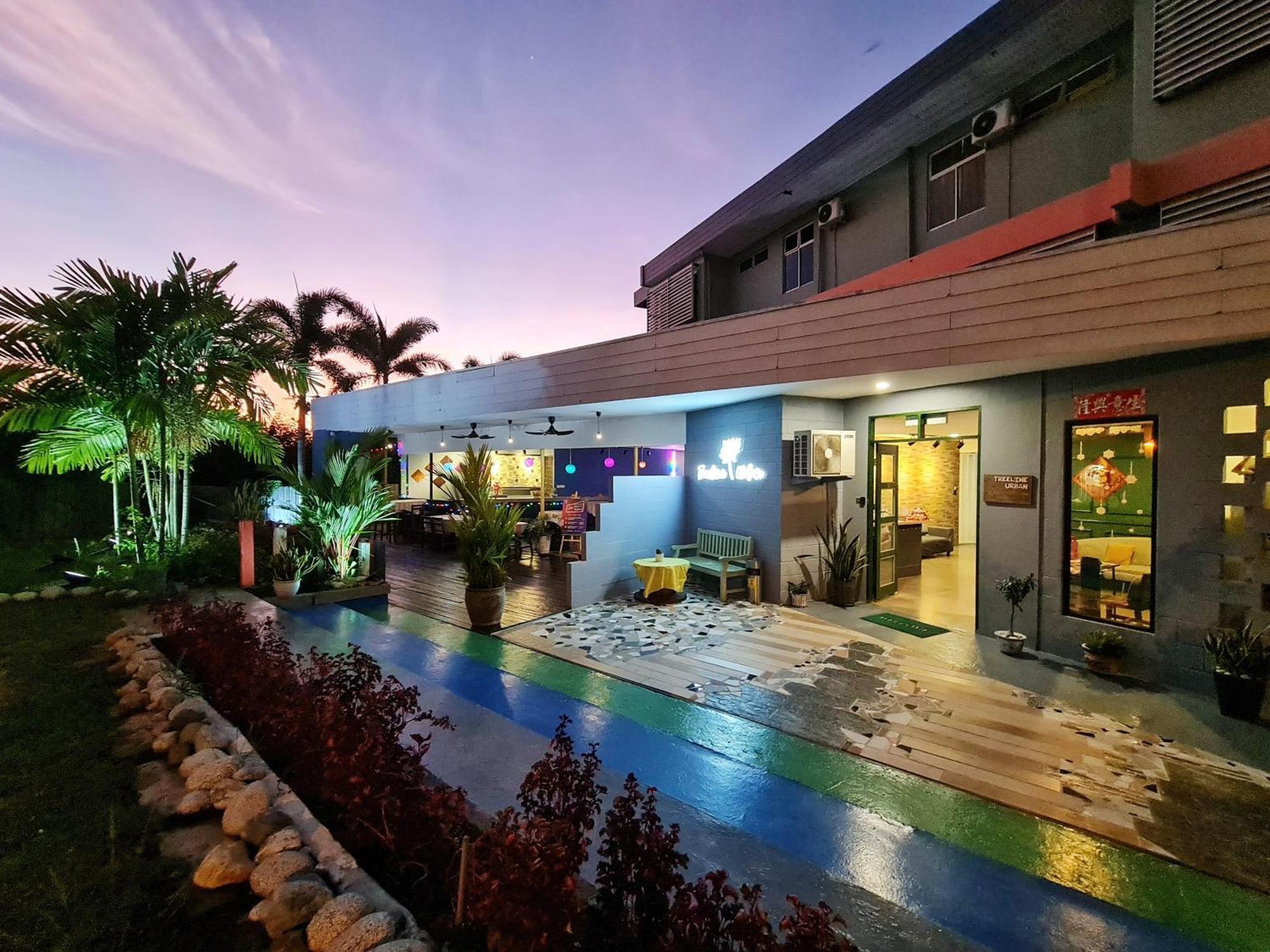 Treeline Urban Inn Kota Kinabalu Exterior photo